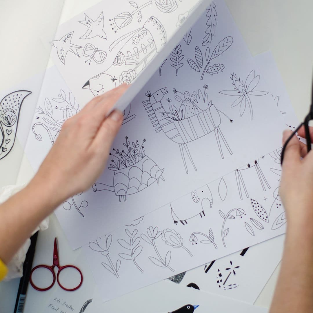 Illustration of brk animals in plant pots drawing web